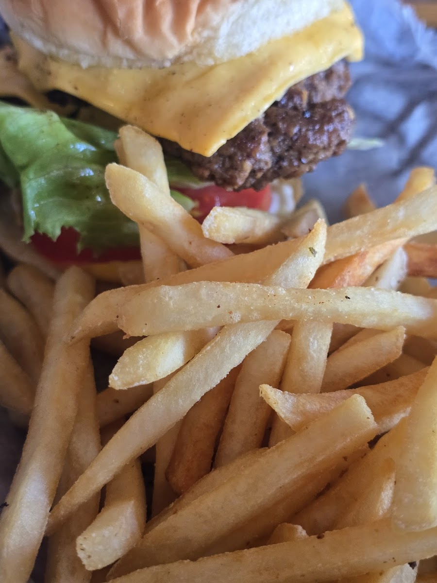 Roundabout Pub & Grill
