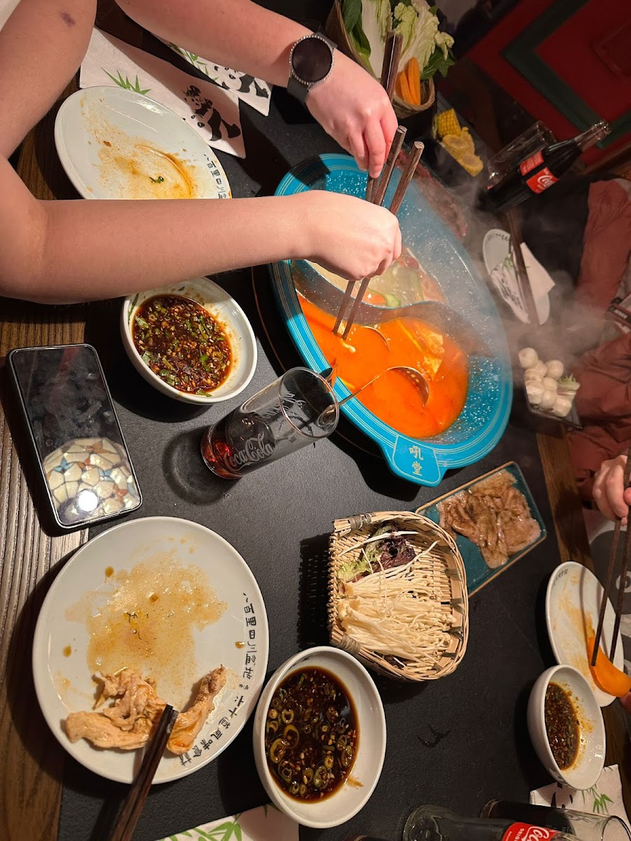 HOUTANG HOTPOT HAMBURG 吼堂火锅汉堡店 Photo 9