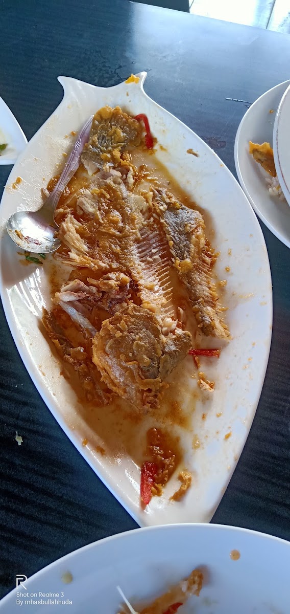 Resto Ikan Bakar 88 dan kolam renang Photo 7