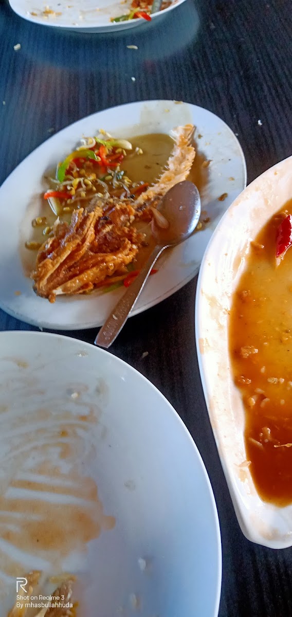 Resto Ikan Bakar 88 dan kolam renang Photo 8