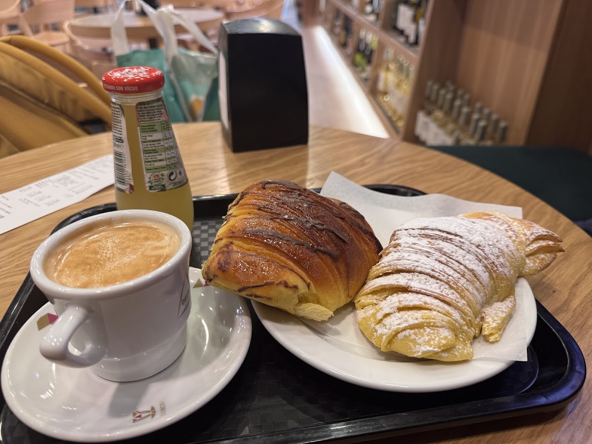First Class Café Photo 3