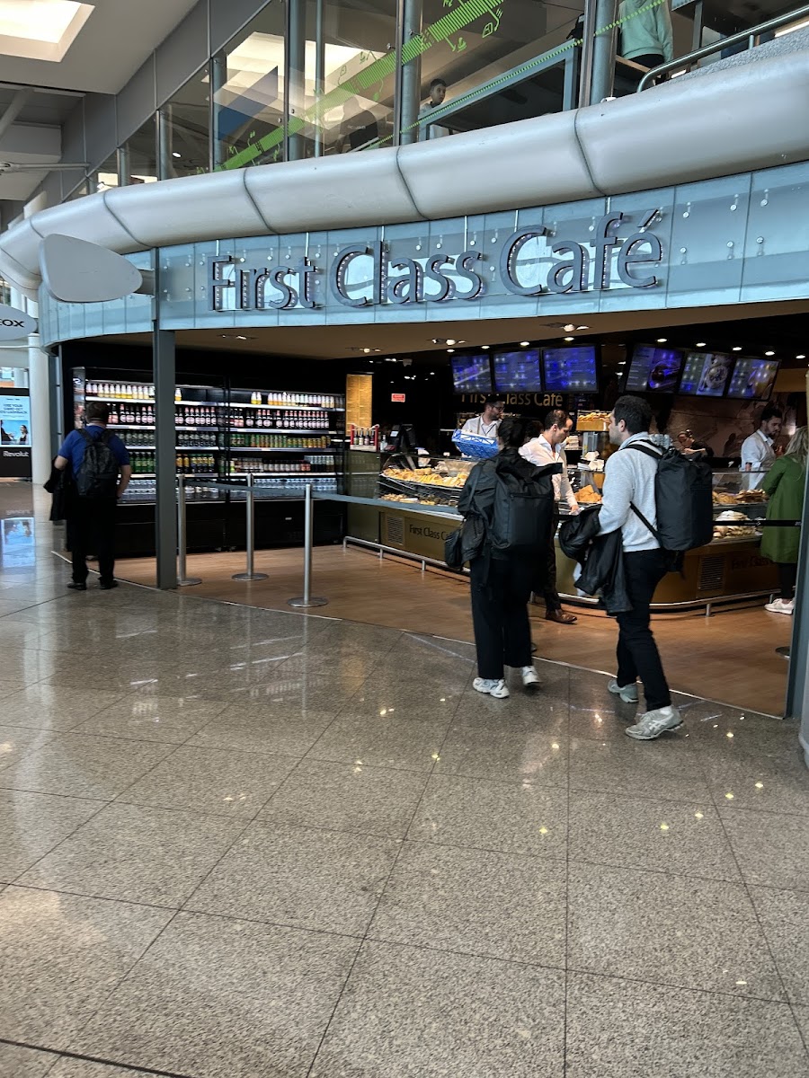 First Class Café Photo 4