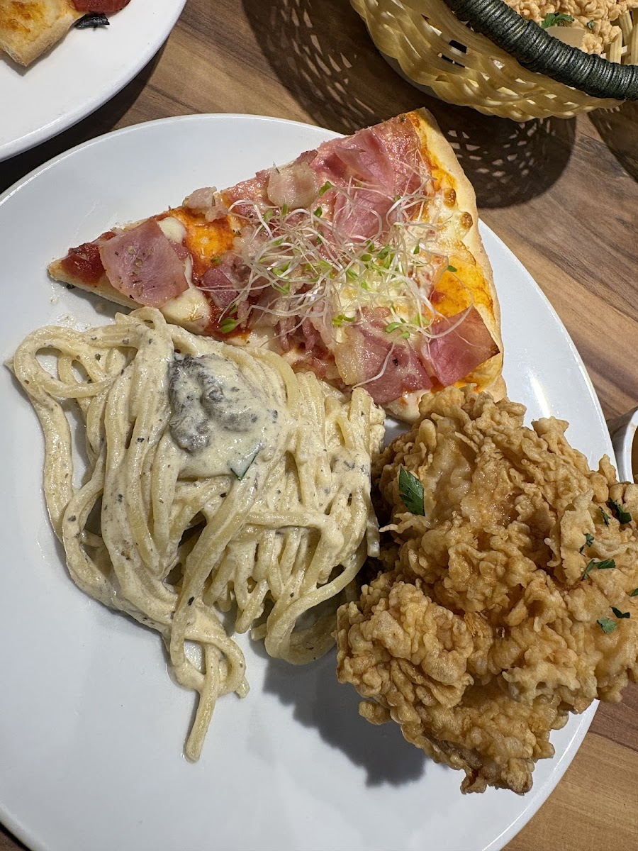 Mama Lou's Italian Kitchen - Gateway Mall I Photo 3