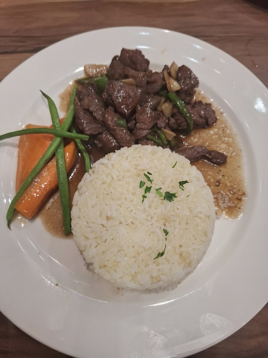 Mama Lou's Italian Kitchen - Gateway Mall I Photo 7