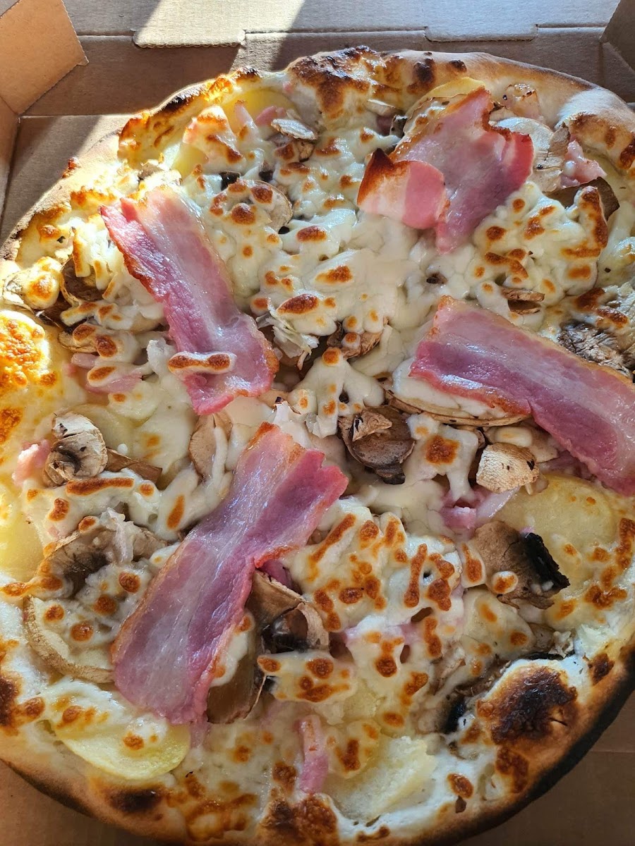 Stefano Pizza Photo 4