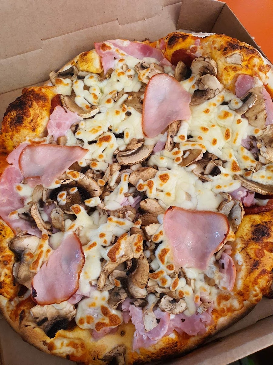 Stefano Pizza Photo 6