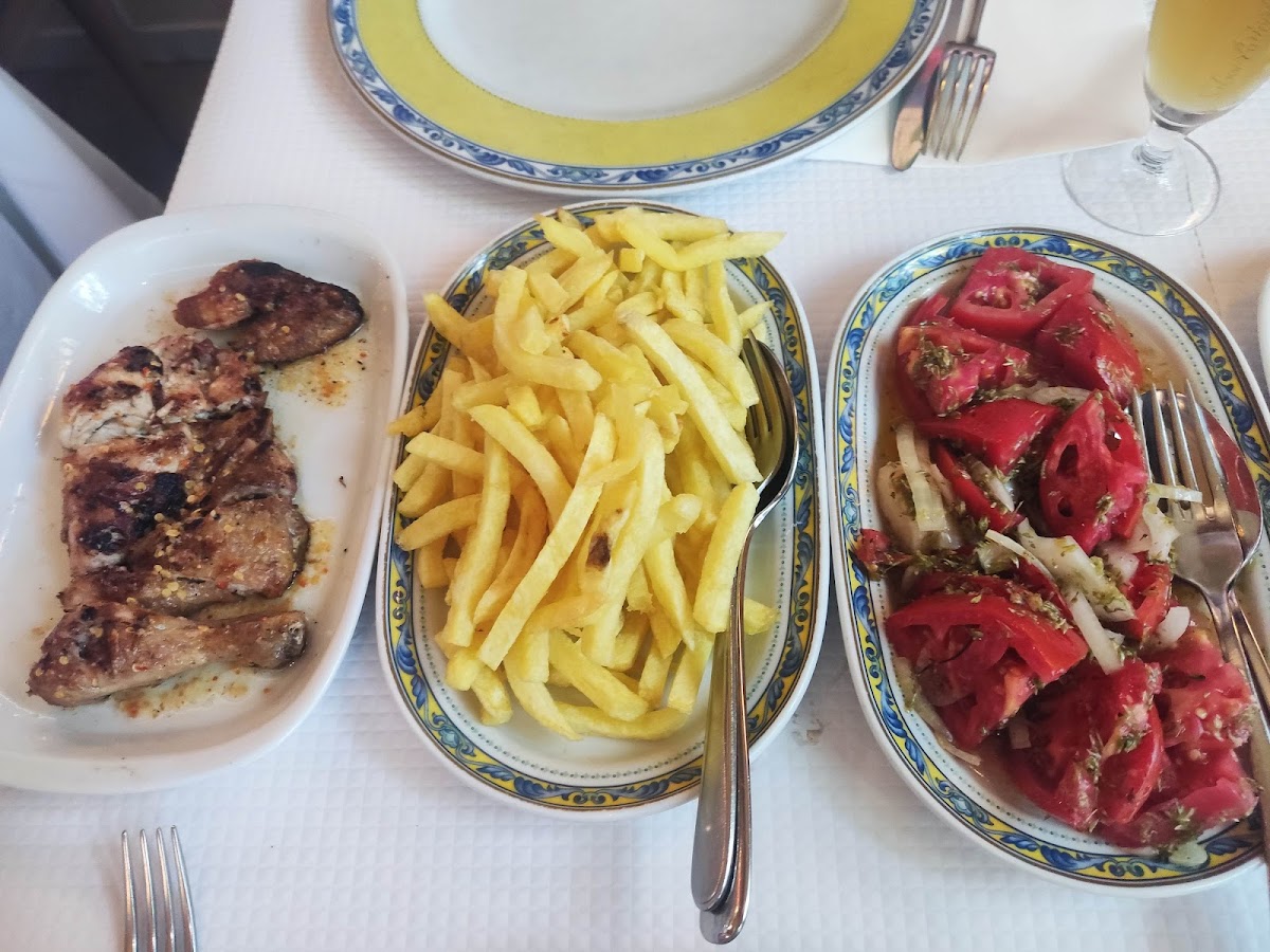 Restaurant 'Mr. Chicken' Photo 2
