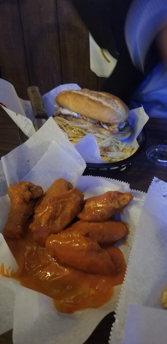 Pike Bar & Grill Photo 6