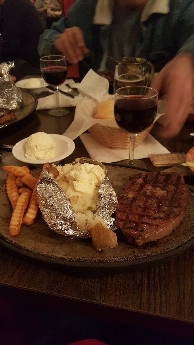 Carolina Restaurant & Steak House Photo 10