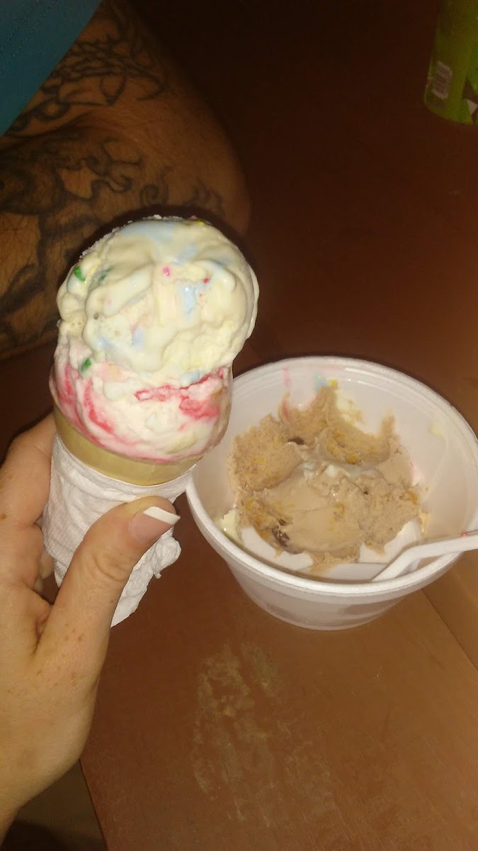 Yoder's Red Barn Ice Cream Photo 9