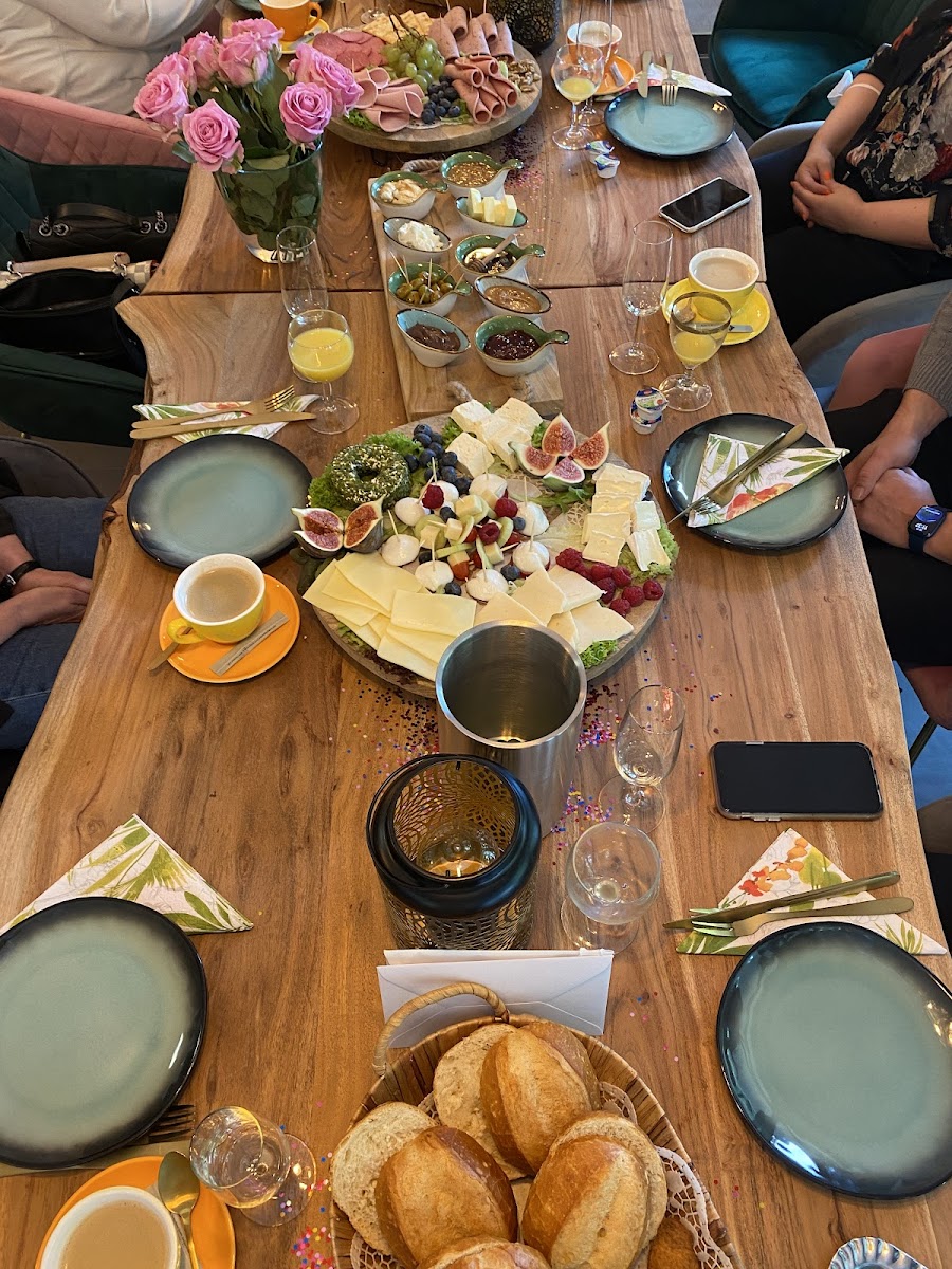 Golden Café Photo 5