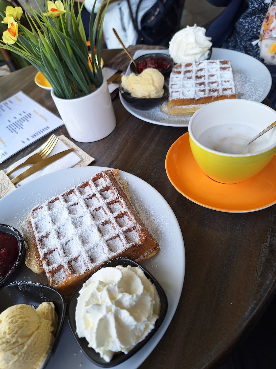 Golden Café Photo 6