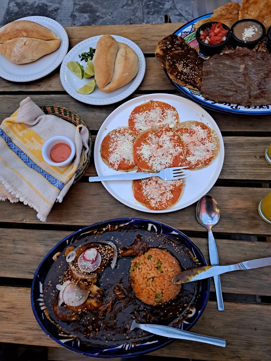 Restaurante Enchiladas Lolita en Atlixco Centro Photo 5