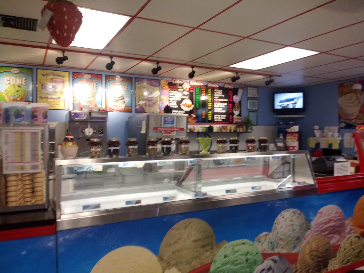 Dunphy's Ice Cream Store Photo 4
