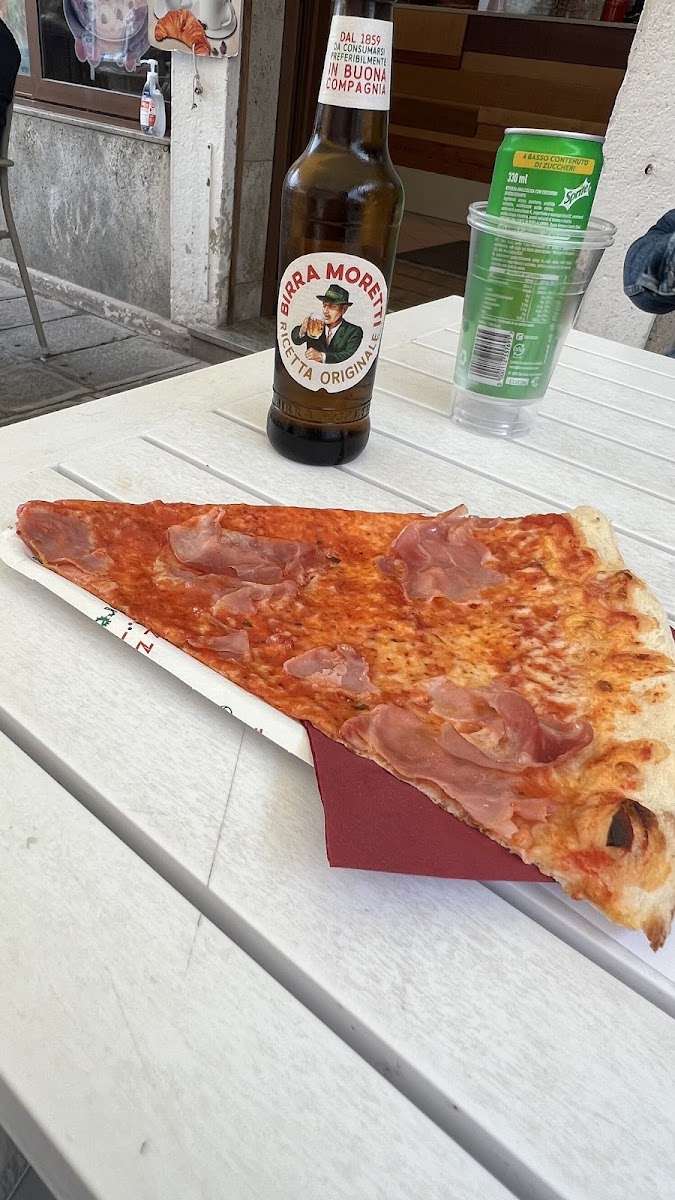 Devil Pizza Photo 10