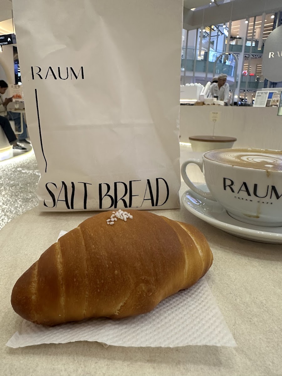 Raum Cream Cafe Gandaria City Photo 5