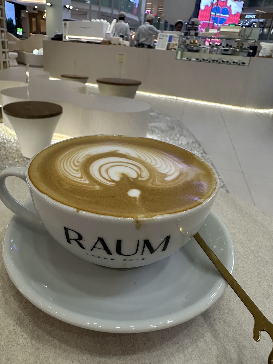 Raum Cream Cafe Gandaria City Photo 7