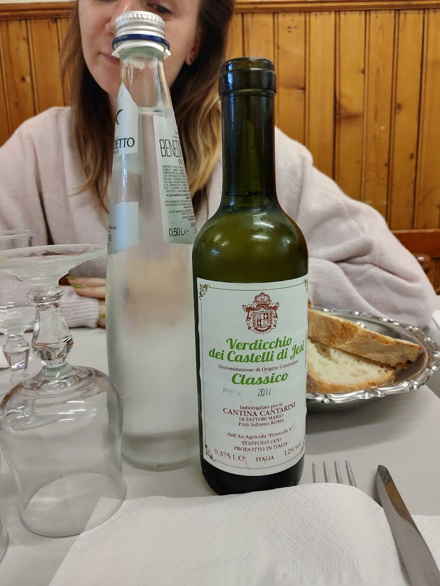 Cantina Cantarini Photo 6