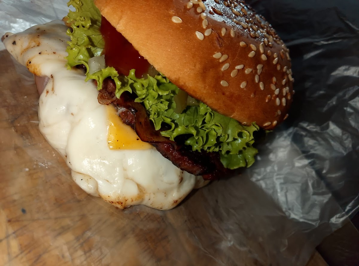 Big Belly Burger Photo 6