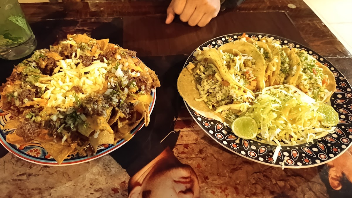 El Sombrerón Autentica Comida Mexicana Photo 4