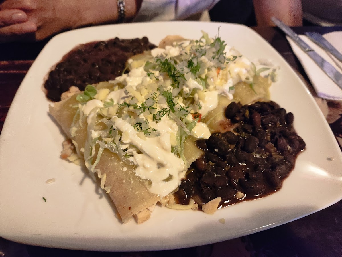 El Sombrerón Autentica Comida Mexicana Photo 7