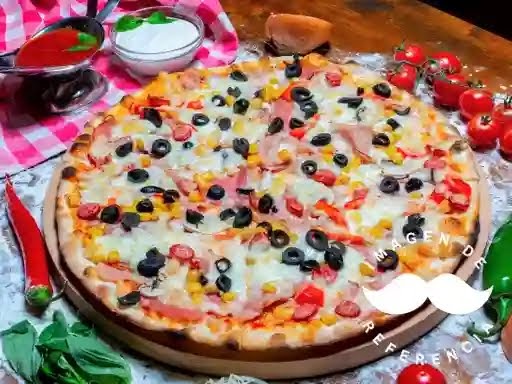 Pizza Clásica Photo 2