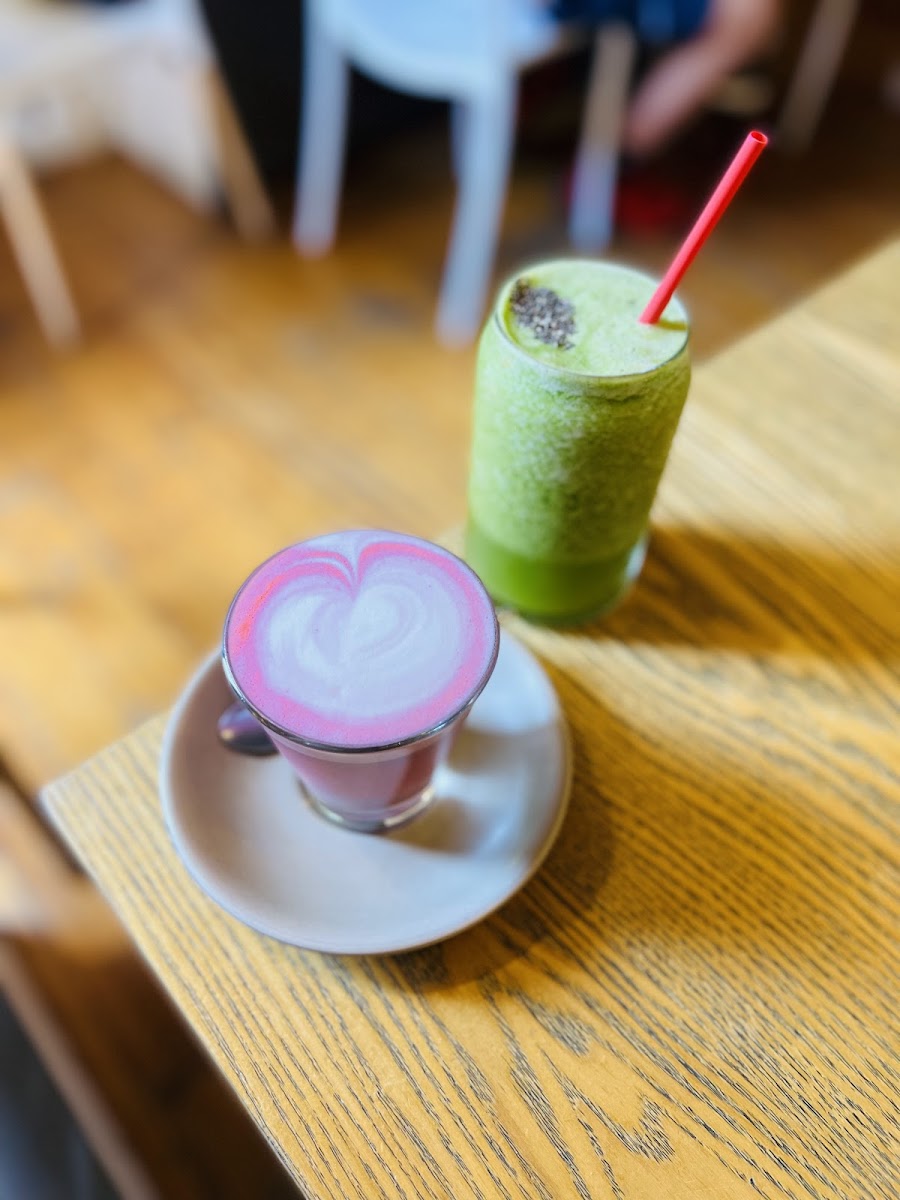 Linger Cafe Photo 10