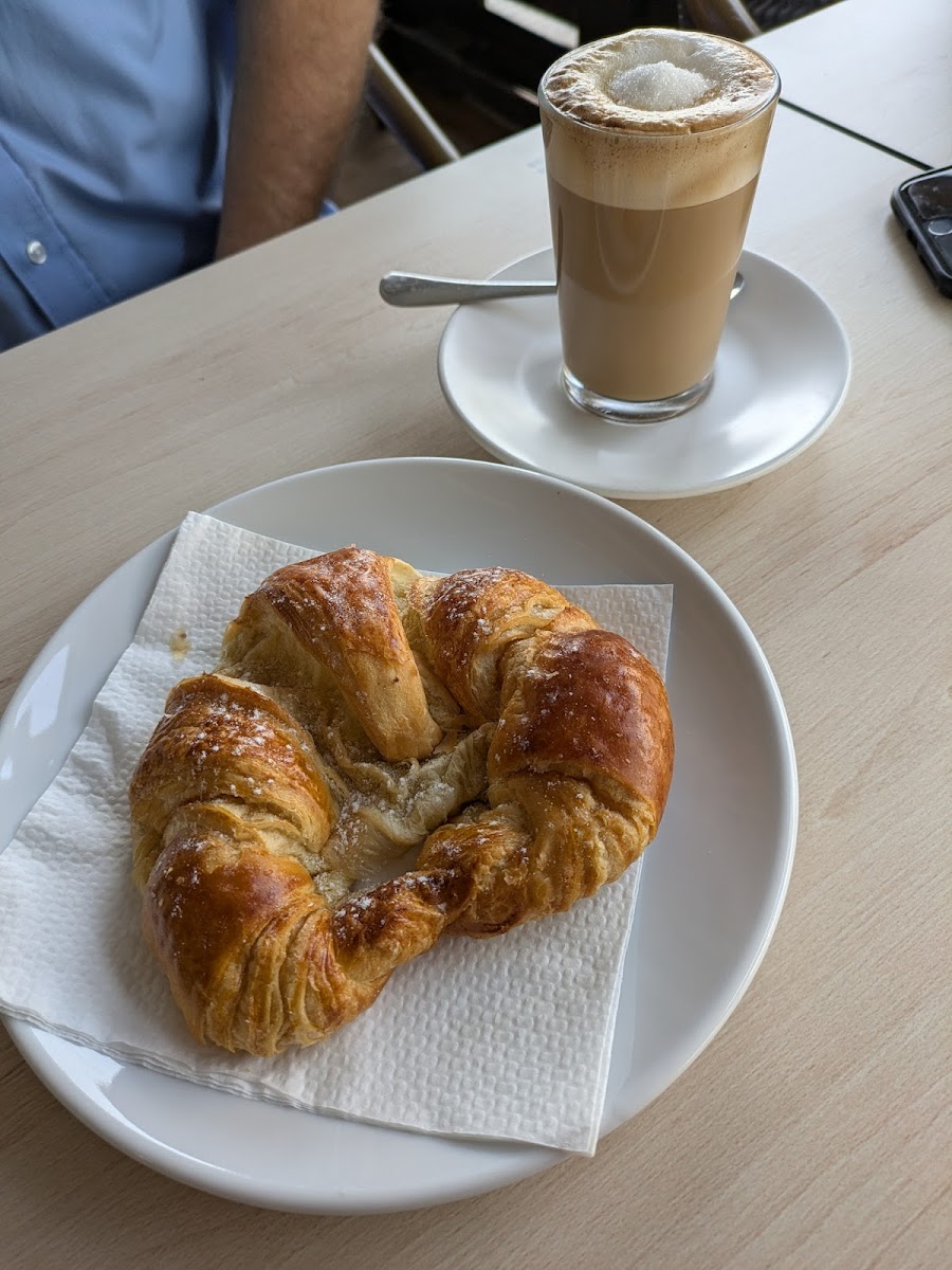 Cafeteria Castellet Photo 2