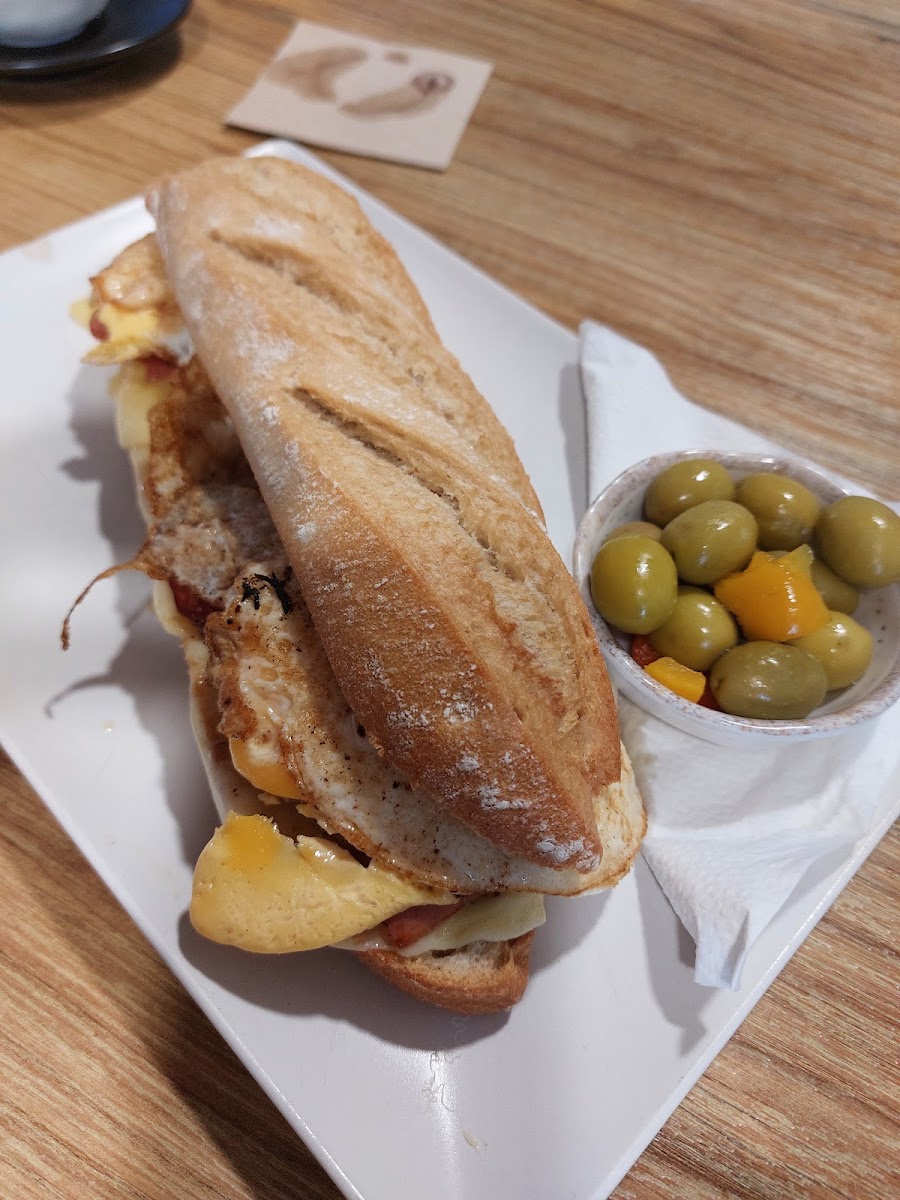 Cafeteria Castellet Photo 9