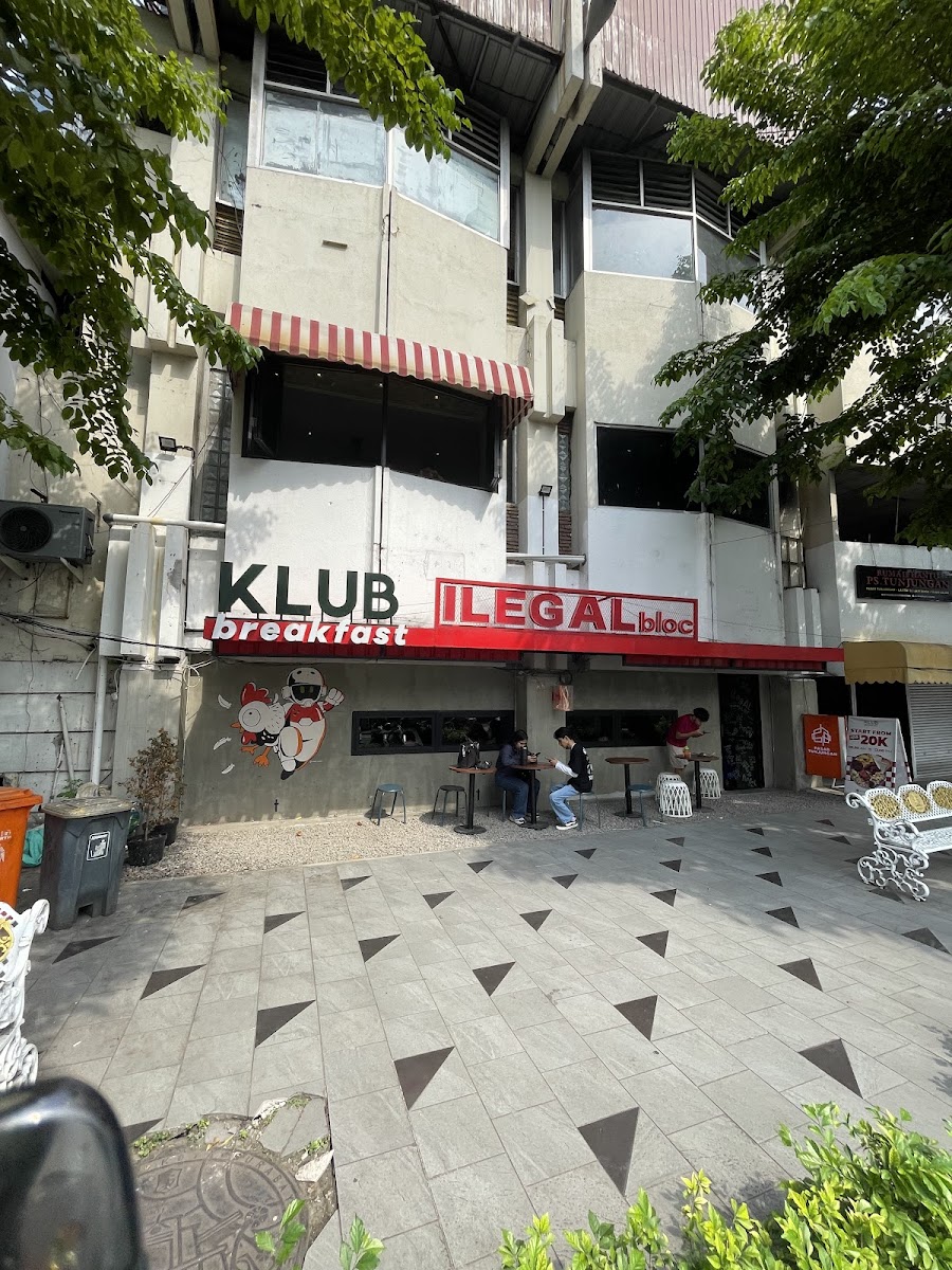 ILEGAL bloc