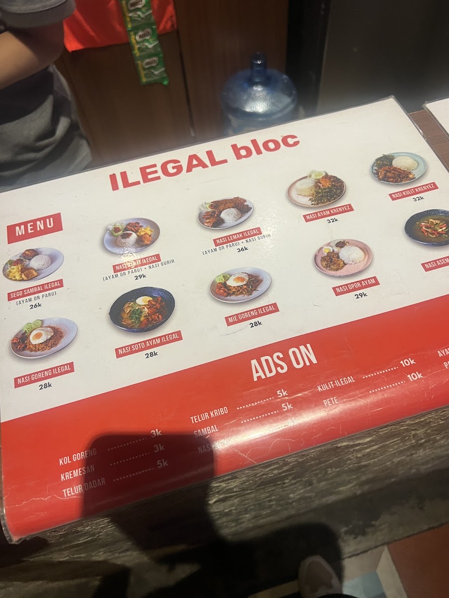 ILEGAL bloc Photo Menu 9