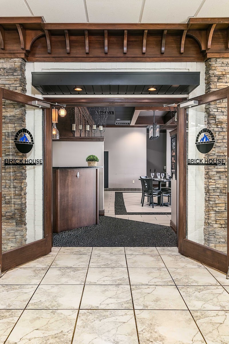Brick House Bar & Grill Photo 4