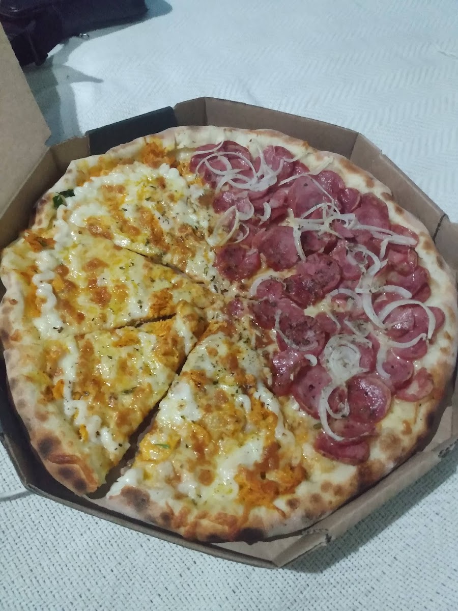 La luthella pizza delivery Photo 5
