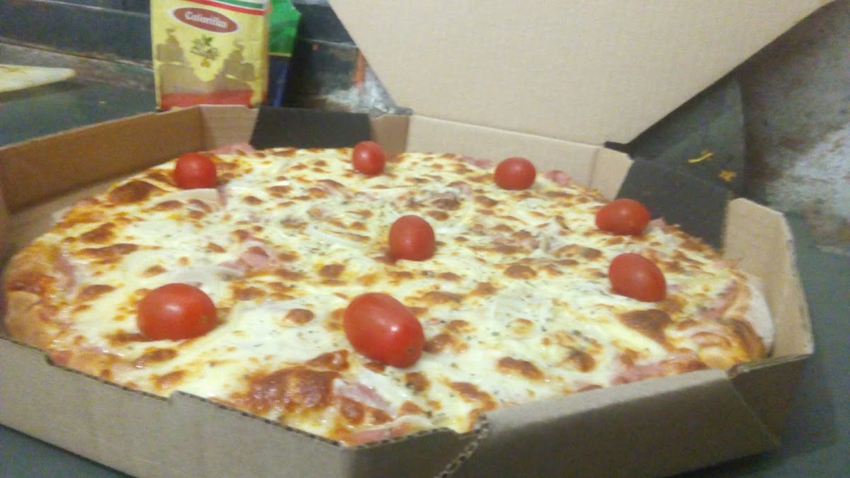 La luthella pizza delivery Photo 7
