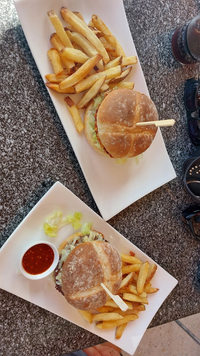Badgers Restaurante - Burger Fiesta Photo 10
