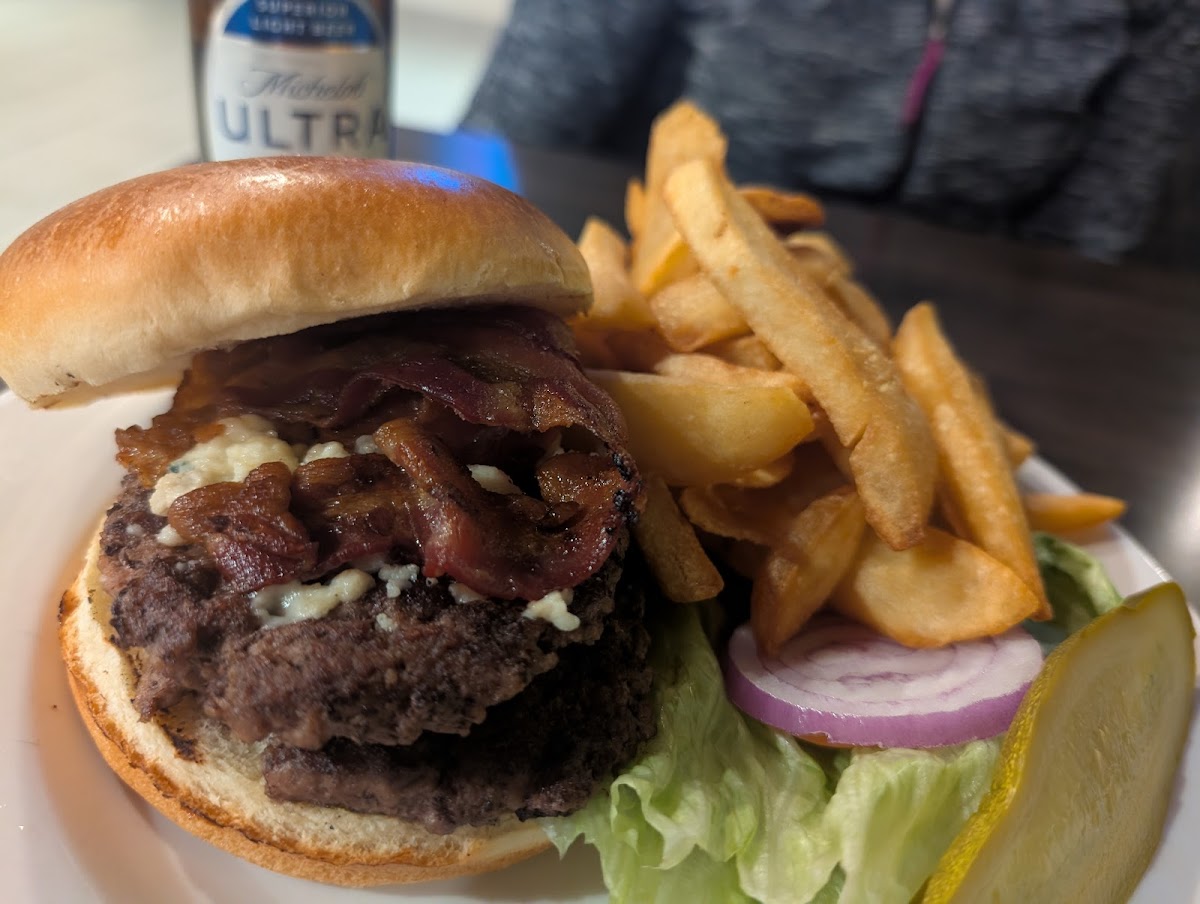 Underground Burger Bar Photo 4