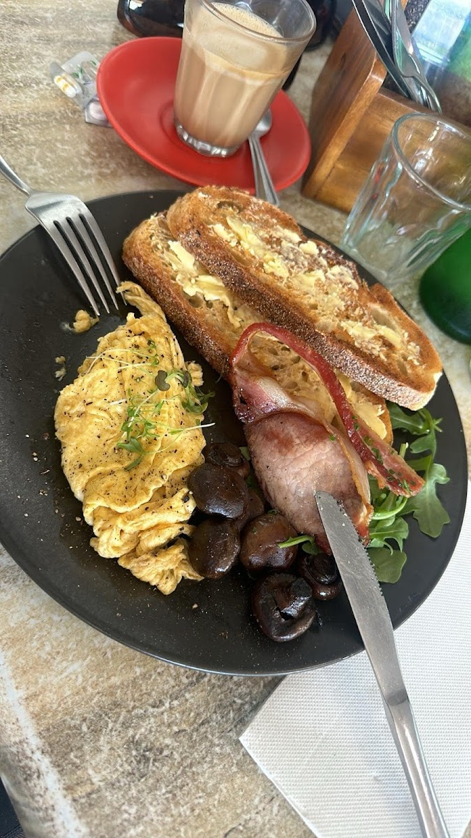 Grind Cafe Photo 4