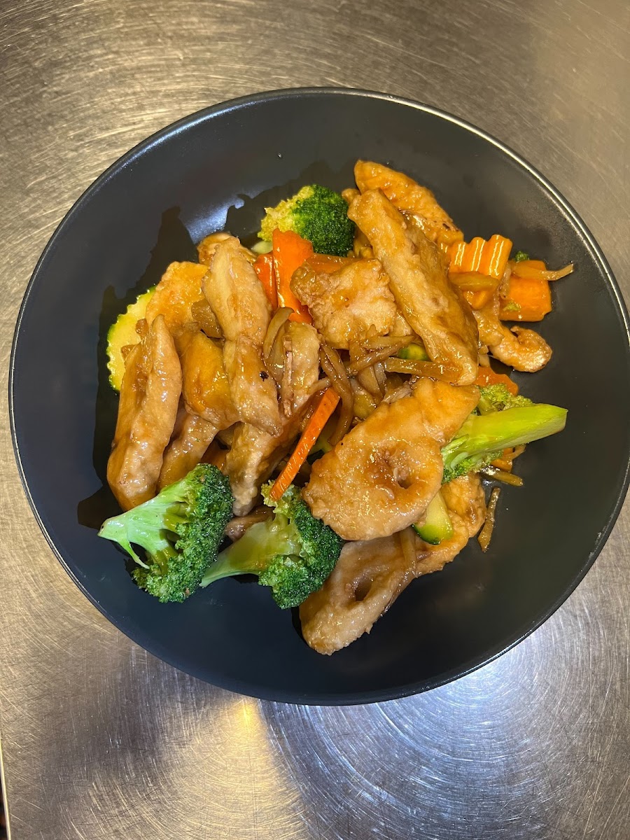 Lugarno Thai Restaurant Photo 2