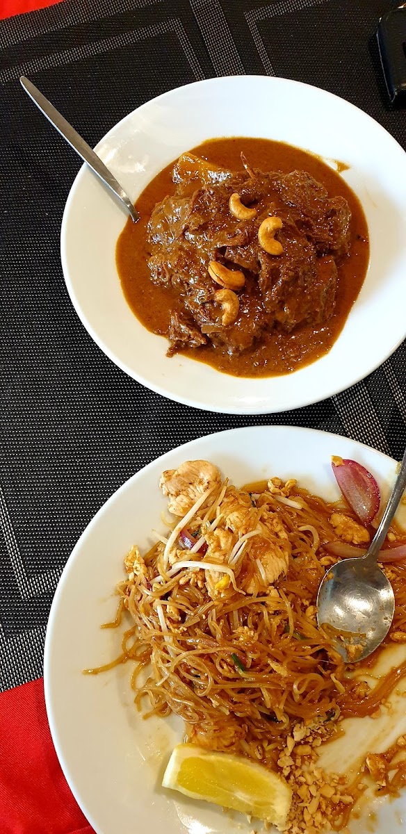 Lugarno Thai Restaurant Photo 4
