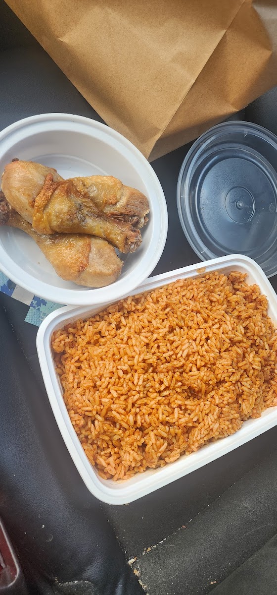 Bunmi Ọlọ́bẹ̀ Photo 5