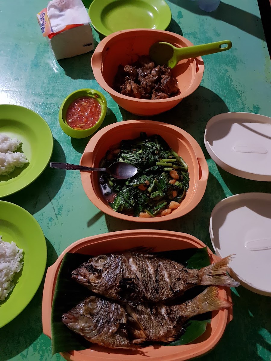 Derawan Beach CAFE & Cottage Photo 7