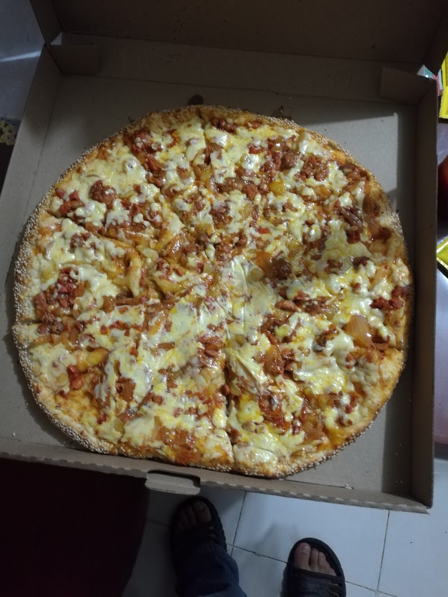 Tanis Pizza Photo 2