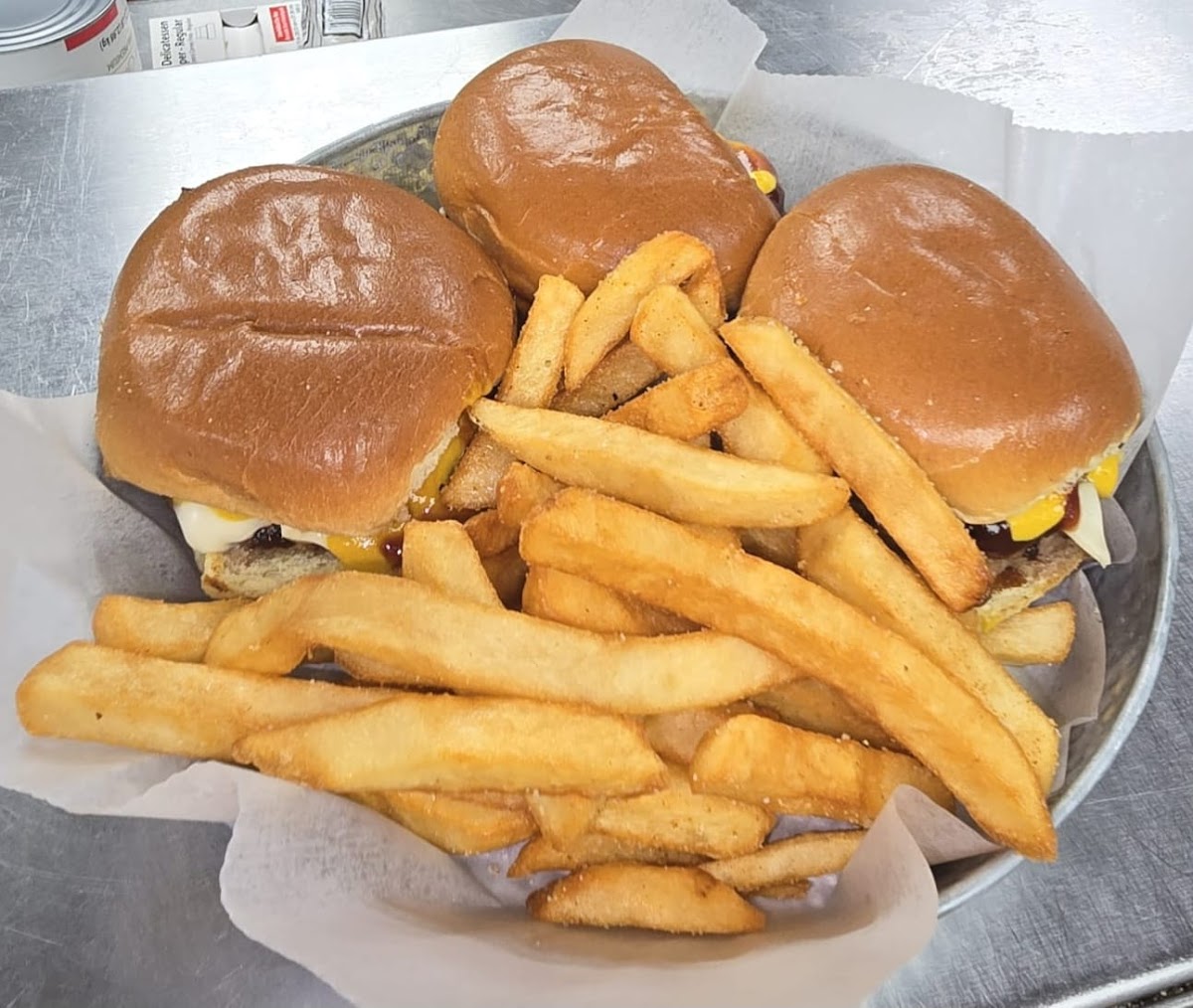 Buckets Tavern Photo 8