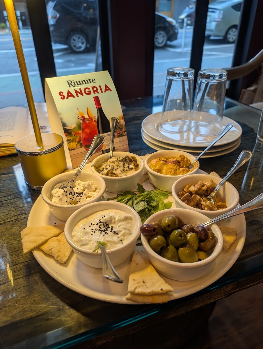 Tinto Restaurant & Wine Bar Photo 4