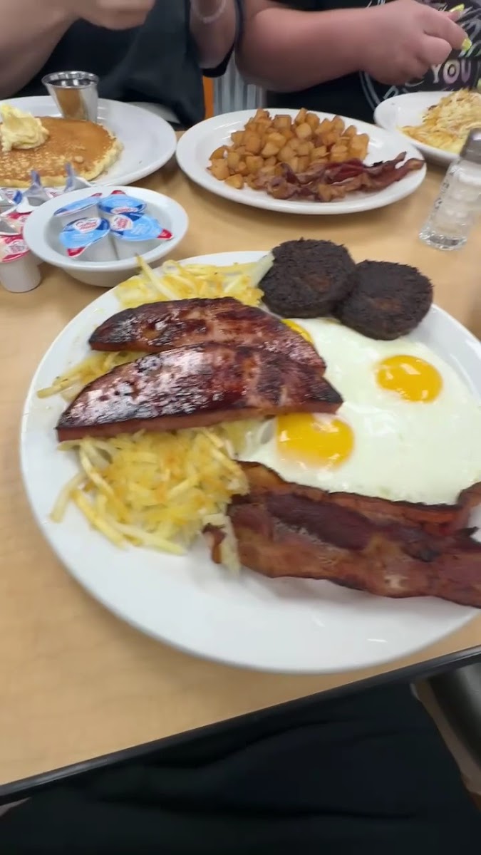 Lucy’s Cafe Photo 2
