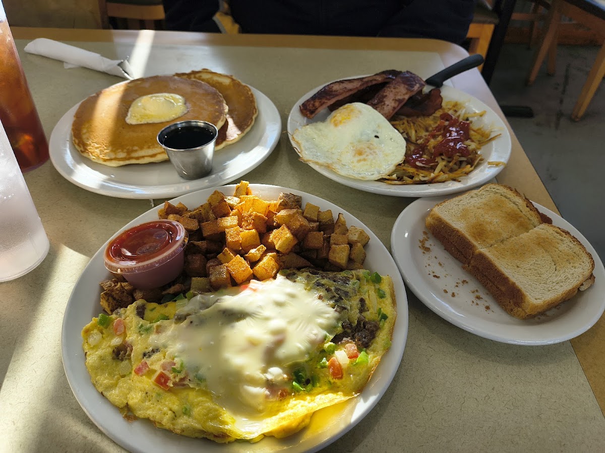 Lucy’s Cafe Photo 3