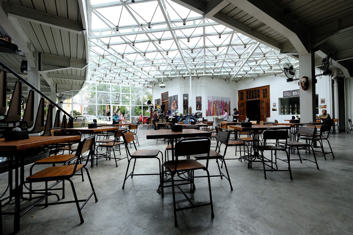 Silol Kopi & Eatery