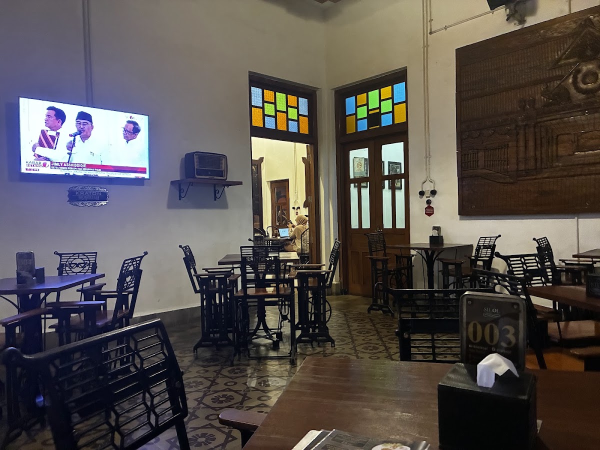 Silol Kopi & Eatery Photo 3