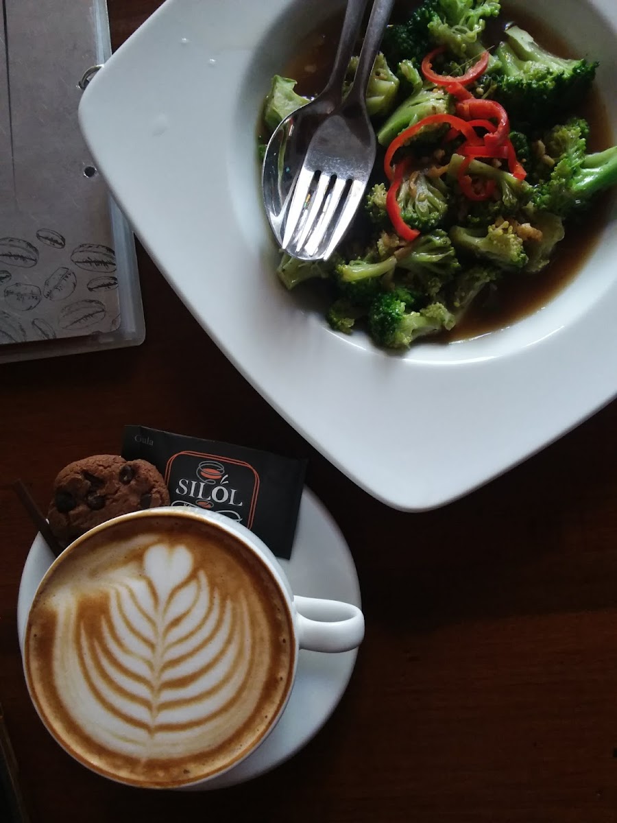 Silol Kopi & Eatery Photo 5