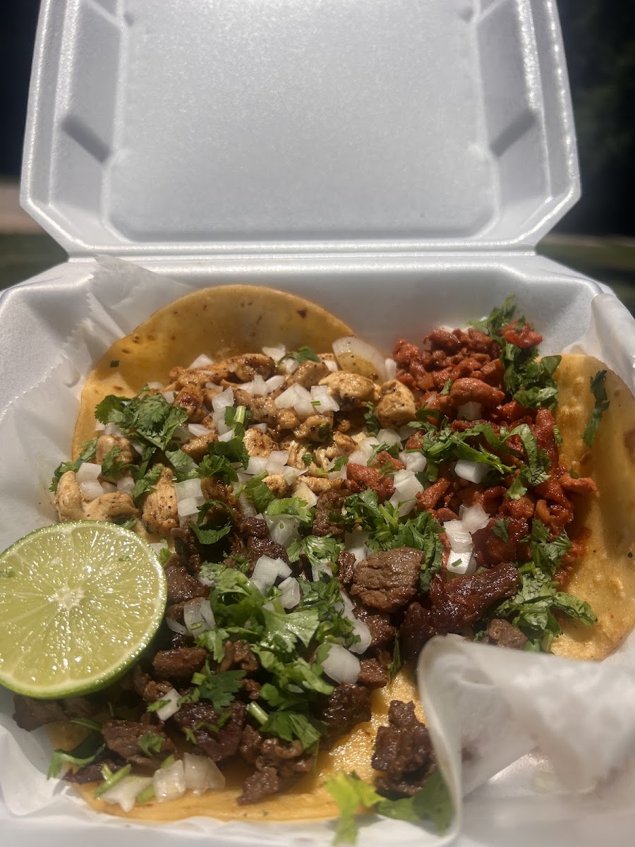 Rossana's Taqueria Photo 7